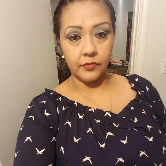 Meet your Posher, Juani - Picture 1 of 1